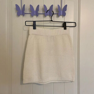 NWT | Old Navy girl’s‎ cream knit sweater miniskirt — medium